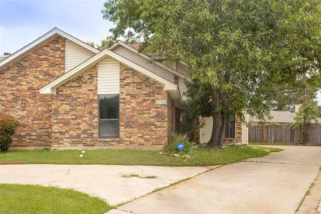 5725 Bramblewood Court, Arlington, TX 76017