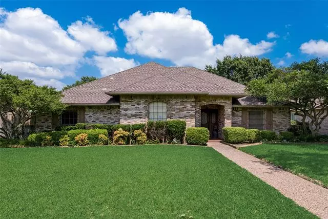 412 Mossbrook Drive, Richardson, TX 75081