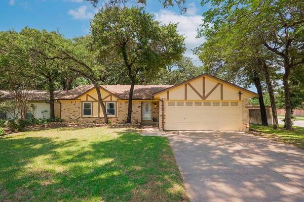 5601 Shady Hill Lane, Arlington, TX 76016