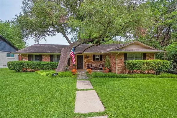 Dallas, TX 75214,6361 Saratoga Circle