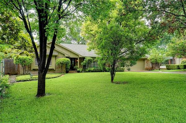 4605 Circleview Court W, Haltom City, TX 76180