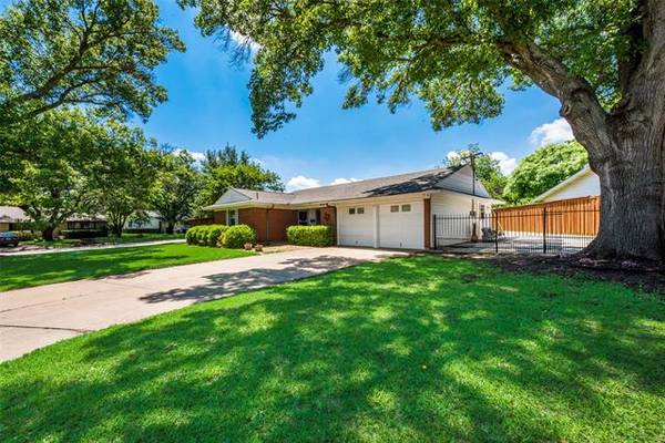 4601 Highgrove Drive, Fort Worth, TX 76132