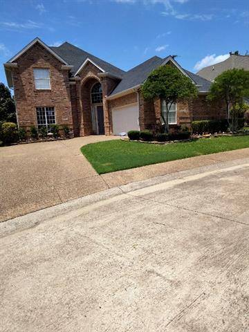 752 Village Green, Desoto, TX 75115