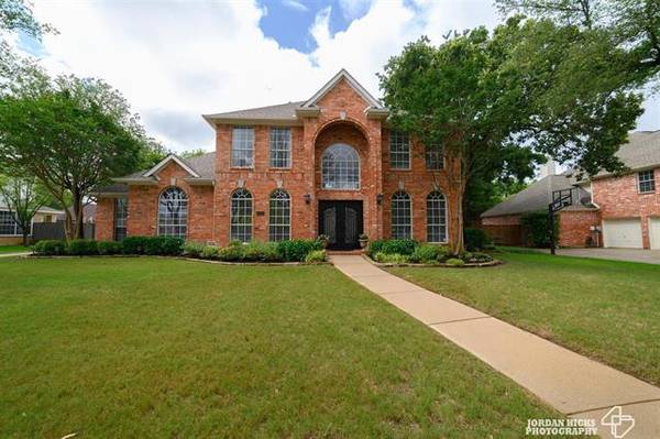 822 Forest Lakes Drive, Keller, TX 76248