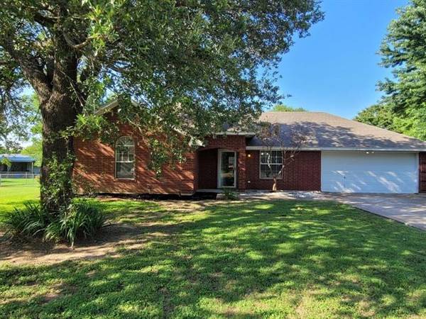 715 Cherry Lane, Springtown, TX 76082