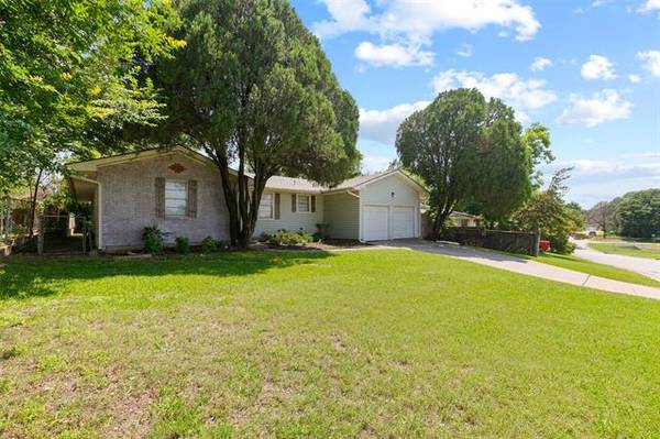 3529 W Fuller Avenue, Fort Worth, TX 76133