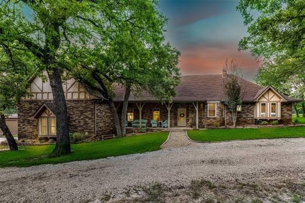 214 Hlavek Road, Decatur, TX 76234