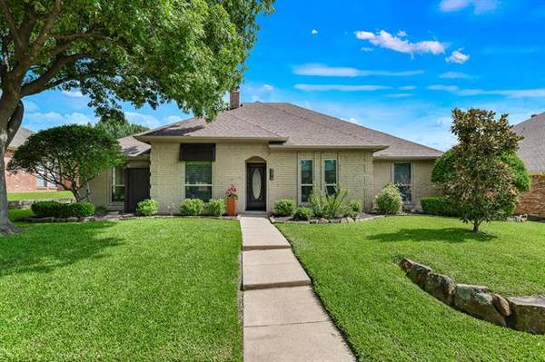 2310 Heatherwoods Way, Carrollton, TX 75007