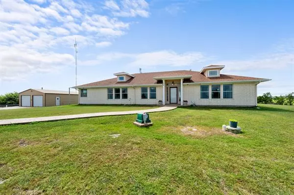 154 Private Road 4441, Rhome, TX 76078