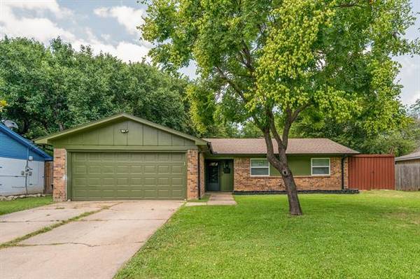 6829 John Drive, Richland Hills, TX 76118