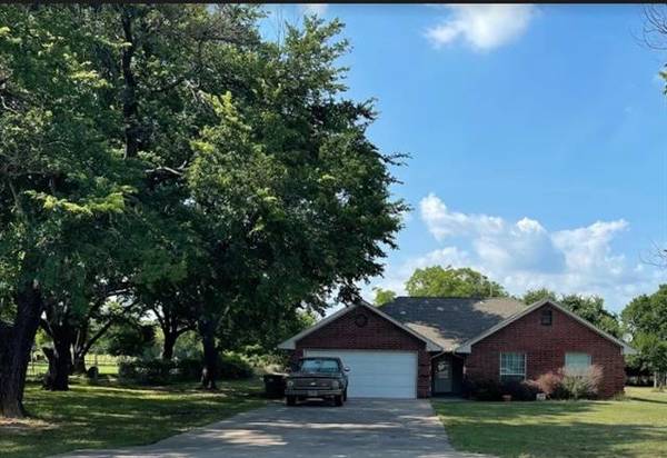 222 J E Woody Road,  Springtown,  TX 76082