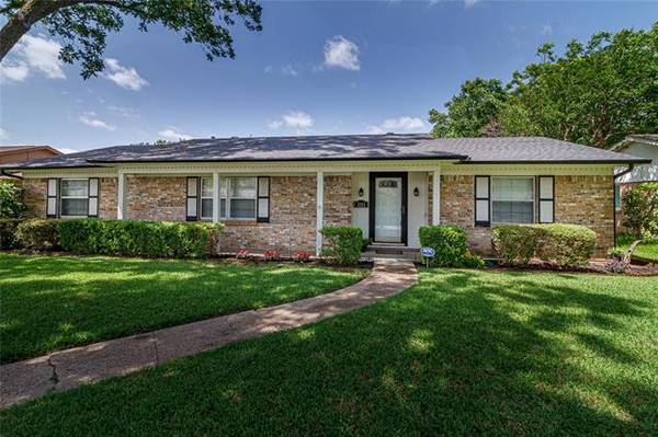 2111 Aloha Drive, Mesquite, TX 75150