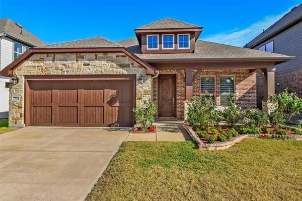 2728 Trinity Trail Way, Fort Worth, TX 76118