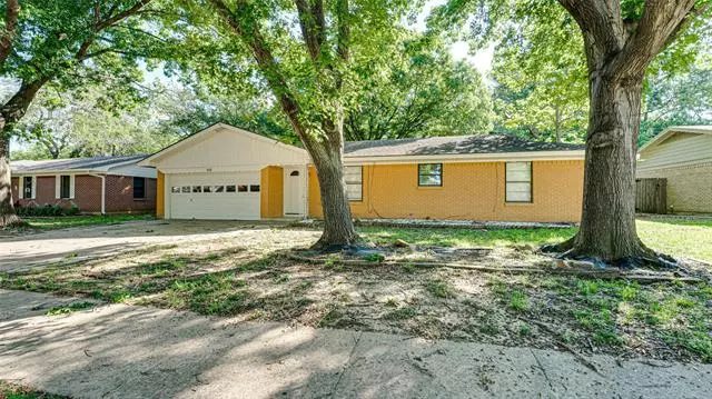 1508 Nichols Street, Ennis, TX 75119