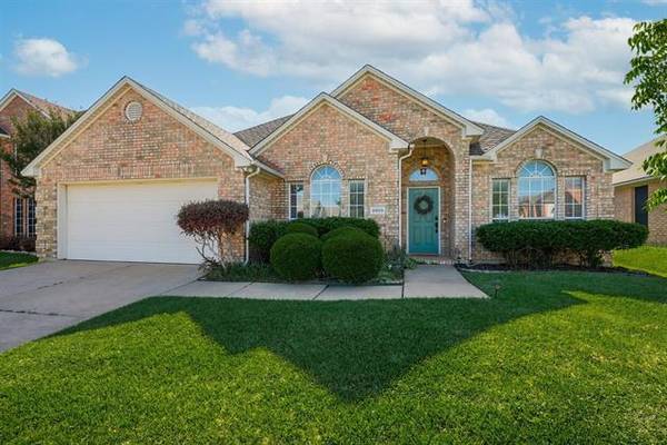 5893 Echo Bluff Drive, Haltom City, TX 76137