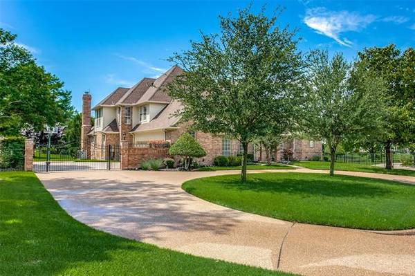 402 Bosque Circle, Southlake, TX 76092