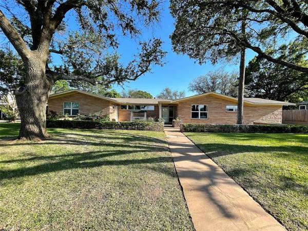 1307 Park Drive, Cisco, TX 76437