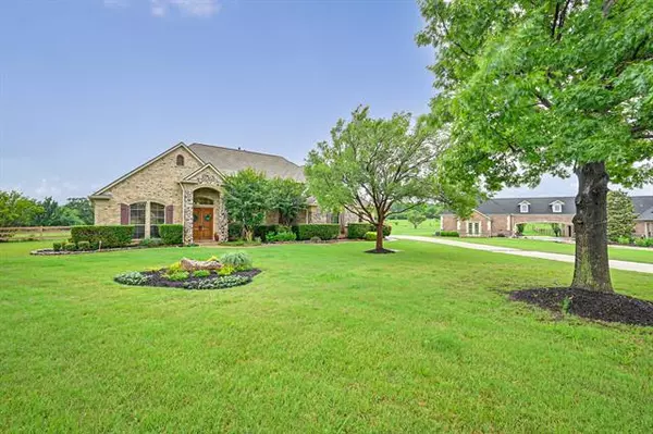 Burleson, TX 76028,8104 Plum Creek Trail