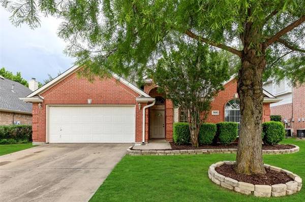 5048 Roundtree Court, Haltom City, TX 76137