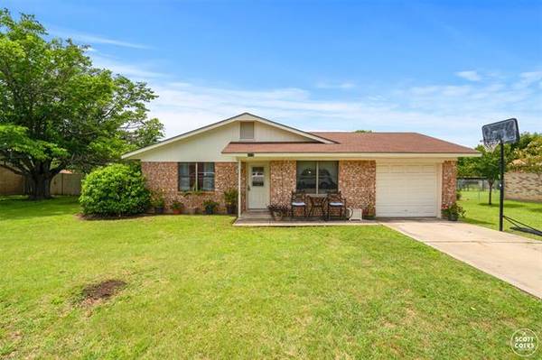 4609 Delwood Drive, Brownwood, TX 76801