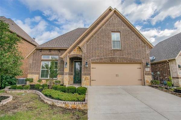 437 Middleton Drive, Roanoke, TX 76262