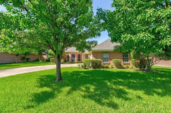 8920 Ashcraft Drive, North Richland Hills, TX 76182