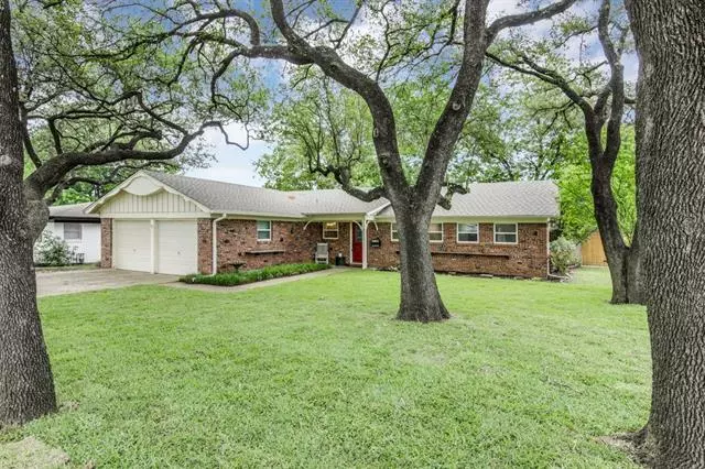 5221 Wosley Drive, Fort Worth, TX 76133