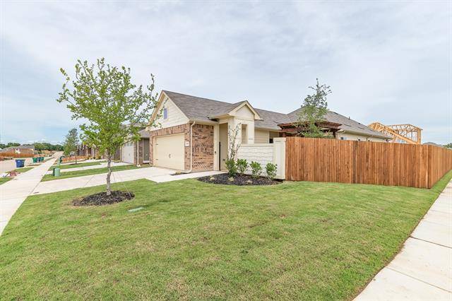 1029 Crockett Street, Aubrey, TX 76227