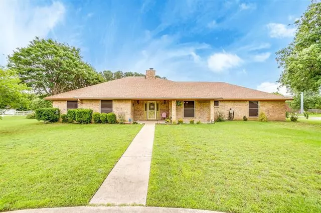 925 Georgia Avenue, Burleson, TX 76028