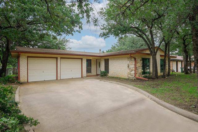 81 Stonegate Drive, Bedford, TX 76022