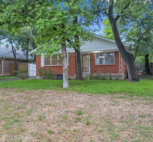 4826 Curzon Avenue, Fort Worth, TX 76107