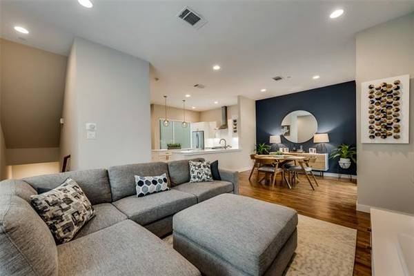 2107 Bennett Avenue #30,  Dallas,  TX 75206