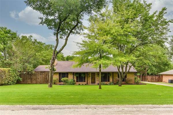 108 Southridge Street, Red Oak, TX 75154