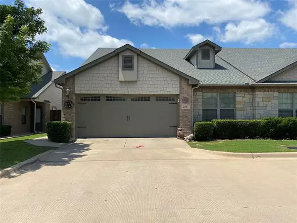 2231 Cobblestone Court, Granbury, TX 76049