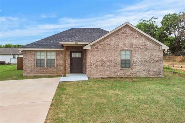 906 W Johnson Street, Denison, TX 75020