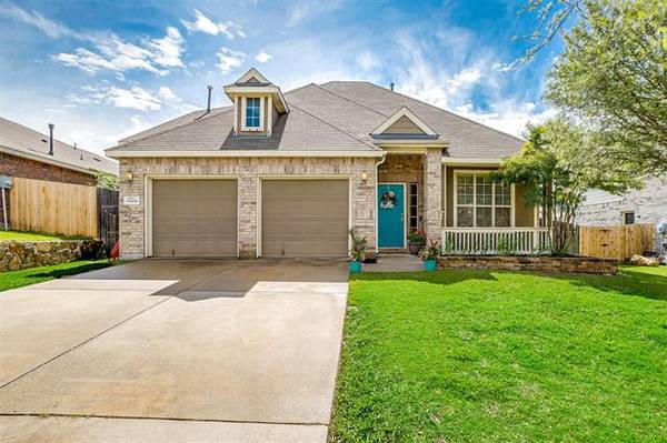 1008 Long Pointe Avenue, Fort Worth, TX 76108