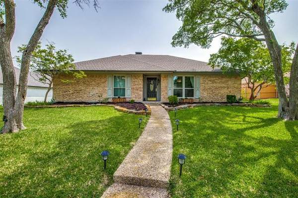 2333 Woodglen Drive, Richardson, TX 75082