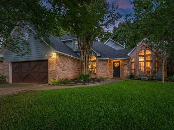 2153 Steeplewood Drive, Grapevine, TX 76051