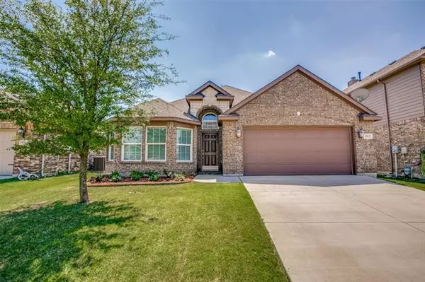 9512 Brittlebrush Trail, Fort Worth, TX 76177