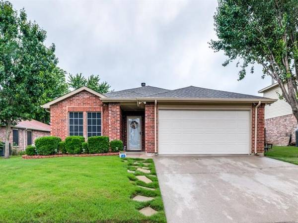 1032 Mazourka Drive, Arlington, TX 76001