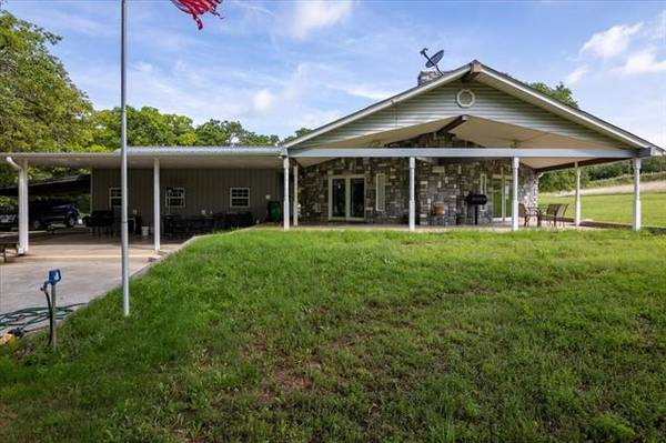 105 Fairway Drive, Nocona, TX 76255