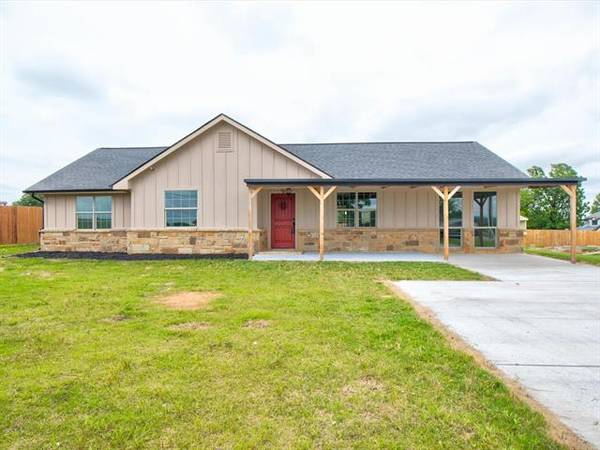 3207 Tumbleweed Lane, Granbury, TX 76049