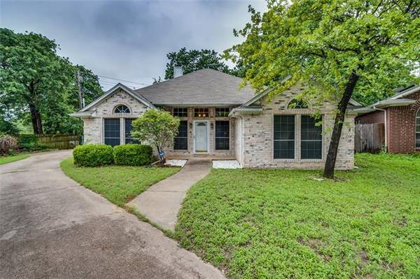 7624 Arbor Ridge Court, Fort Worth, TX 76112