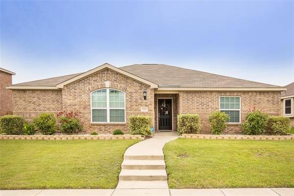 1015 Barrymore Lane, Duncanville, TX 75137