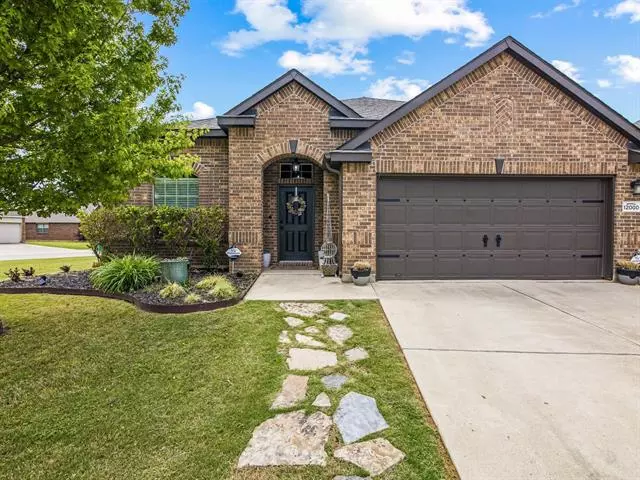 12000 Hassop Lane, Burleson, TX 76028