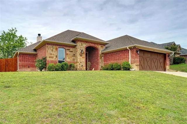 213 Water Oak Lane, Weatherford, TX 76086