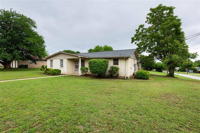 300 E 5th Street, Springtown, TX 76082