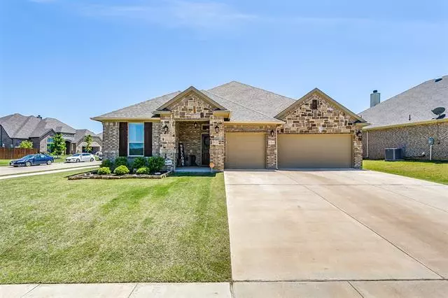 1701 Stillwater Drive, Burleson, TX 76028