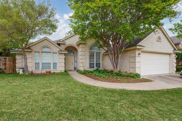 708 Bent Tree Court, Hurst, TX 76054