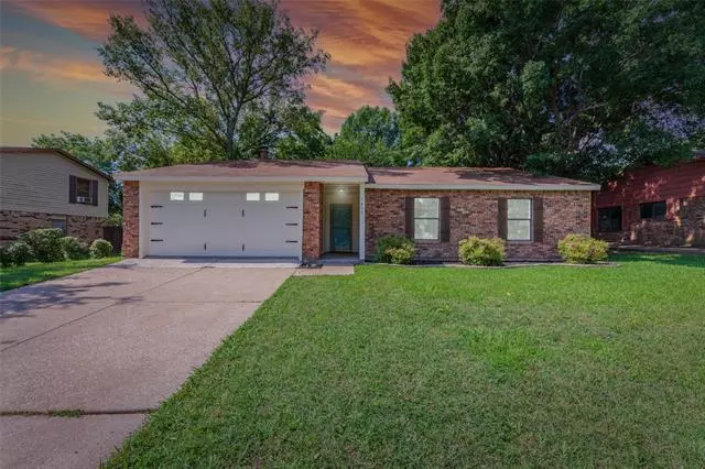 3802 Drew Lane, Arlington, TX 76017